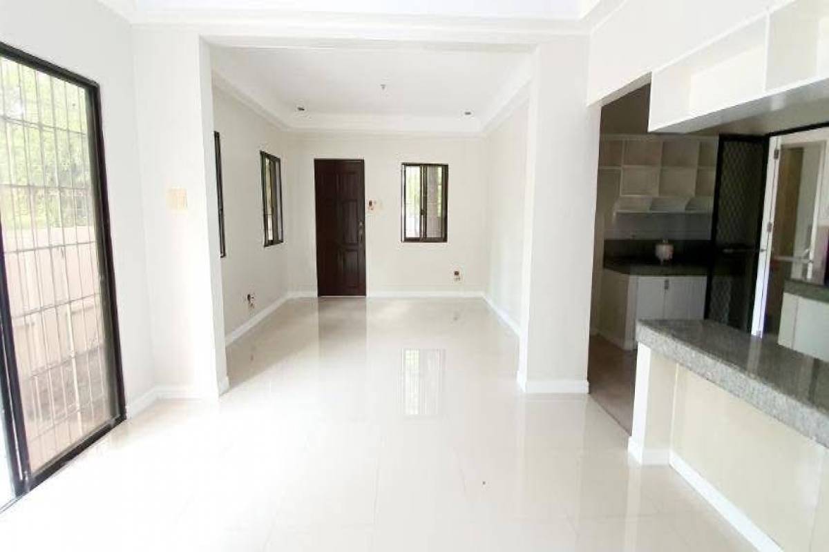 NATIONAL CAPITAL REGION (NCR),3 BathroomsBathrooms,House and Lot,1589