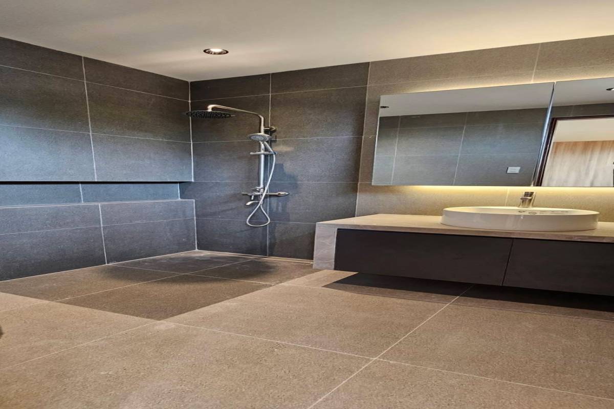 NATIONAL CAPITAL REGION (NCR),4 BathroomsBathrooms,House and Lot,1591