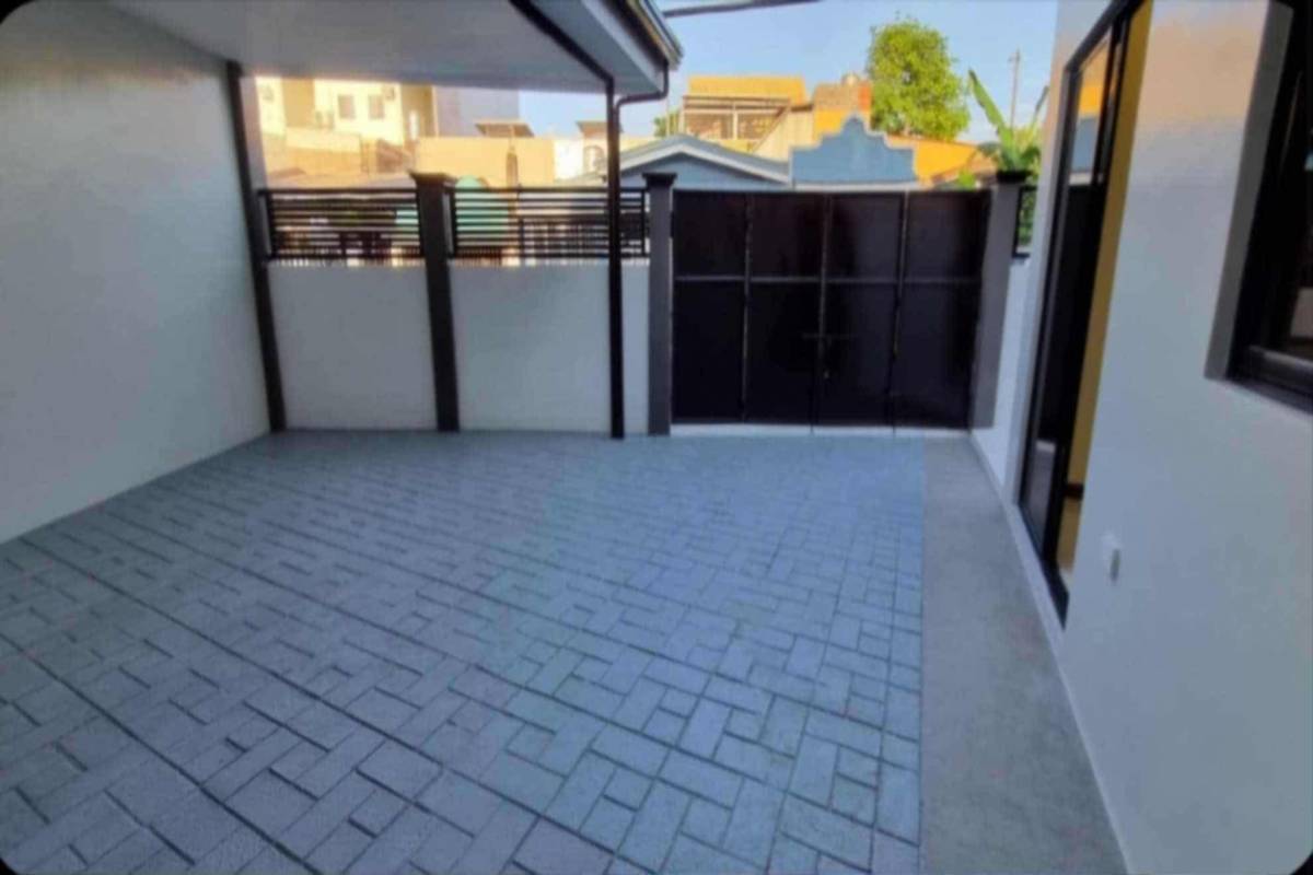 NATIONAL CAPITAL REGION (NCR),2 BathroomsBathrooms,House and Lot,1594